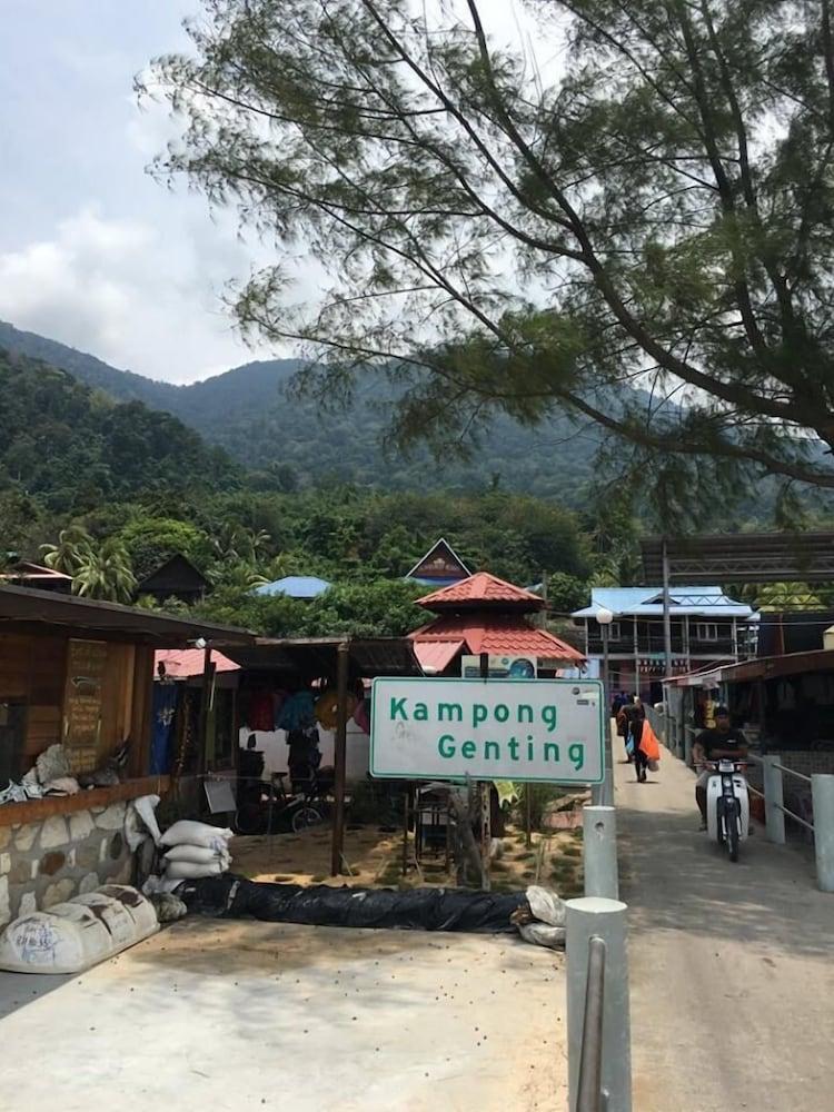 Marina Bay Resort & Restaurant Kampung Genting Extérieur photo